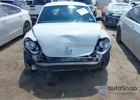 2015 Volkswagen Beetle 1.8T Fleet Edition z USA, uszkodzony, nr VIN 3VWF17AT0FM623548